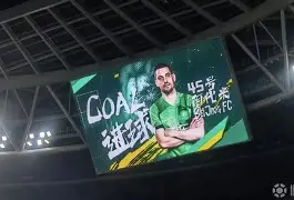 国安传射建功，曼联新星横空出世，场边球探频频记笔记