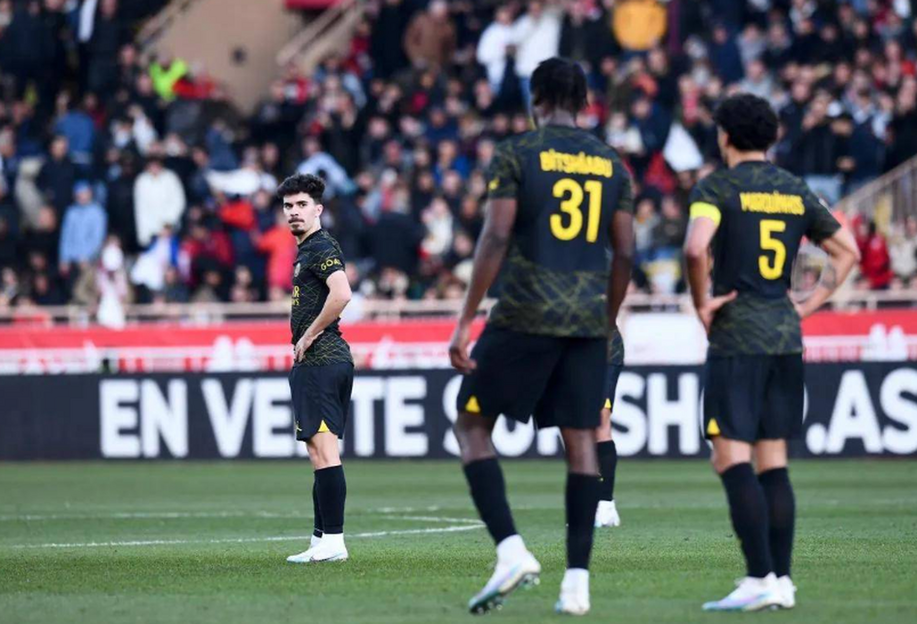 摩纳哥客场大胜,赛季表现逐渐回暖的球员