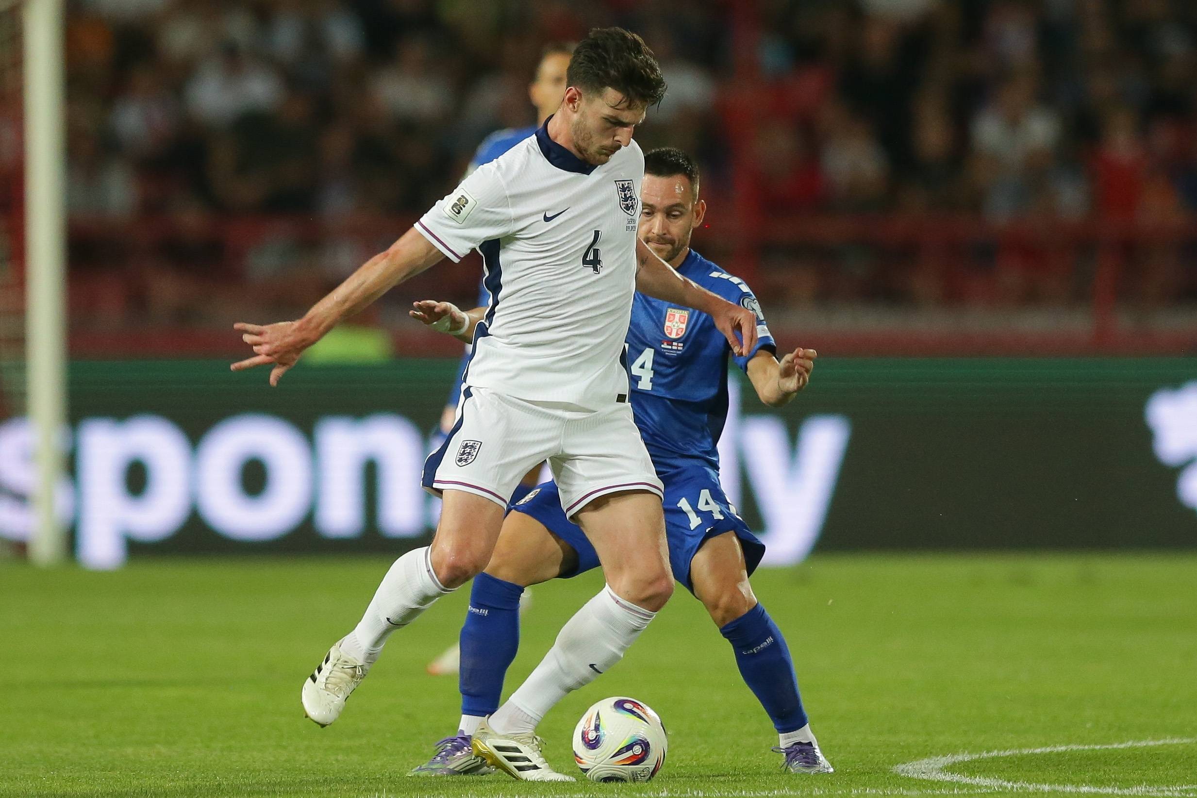 英格兰对阵阿根廷,争夺足球胜利是哪一年