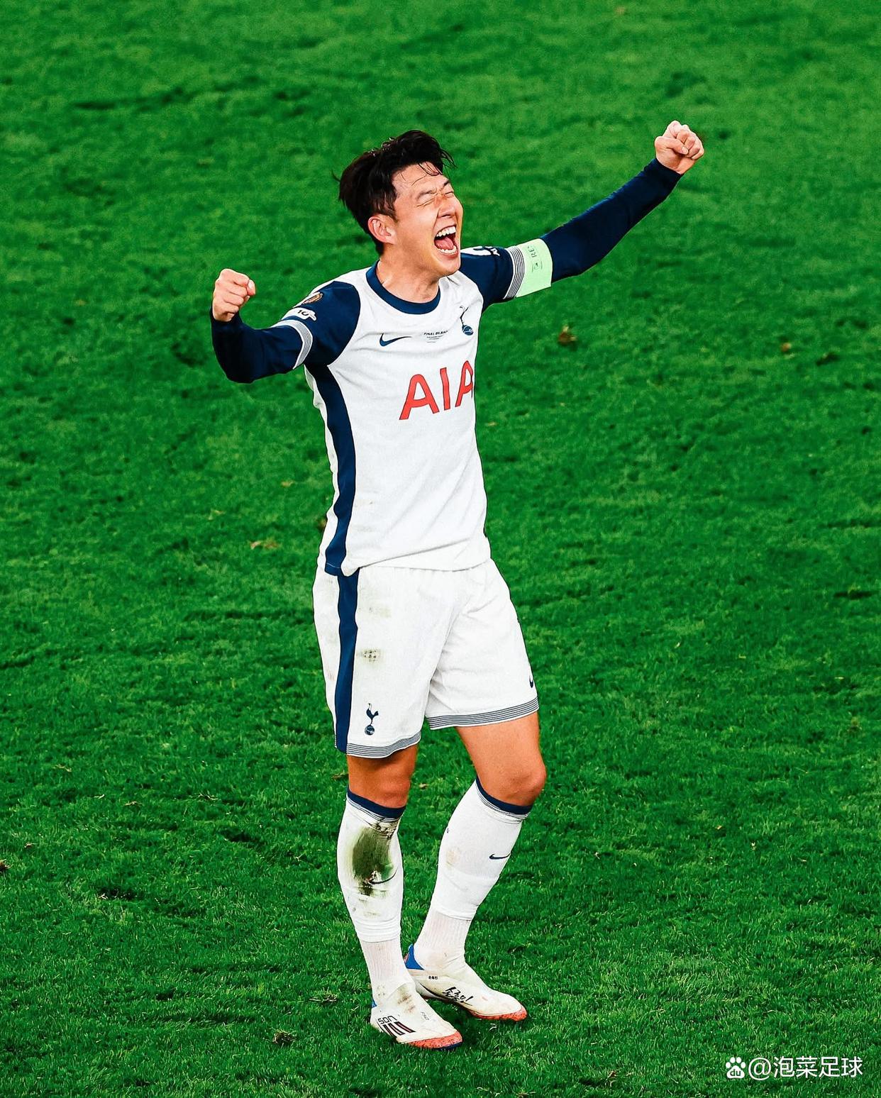 韩国足球队迎来新队长,士气高涨的视频