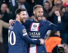 拜仁的比达尔和马丁内斯各披几号球衣