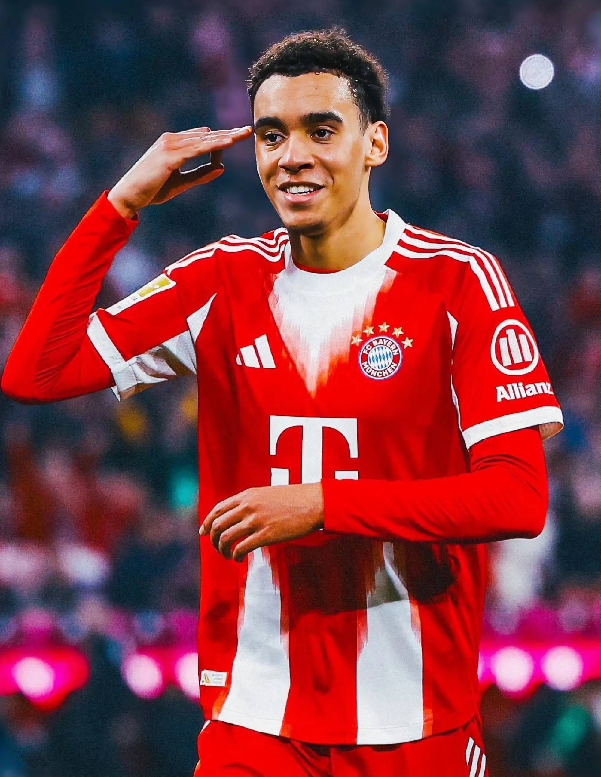 勒沃库森常驻球员