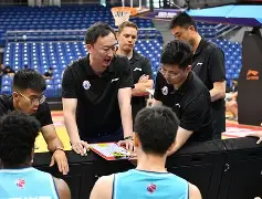 外援球员发挥出色,成为球队利器之王 外援球员发挥出色,成为球队利器之王